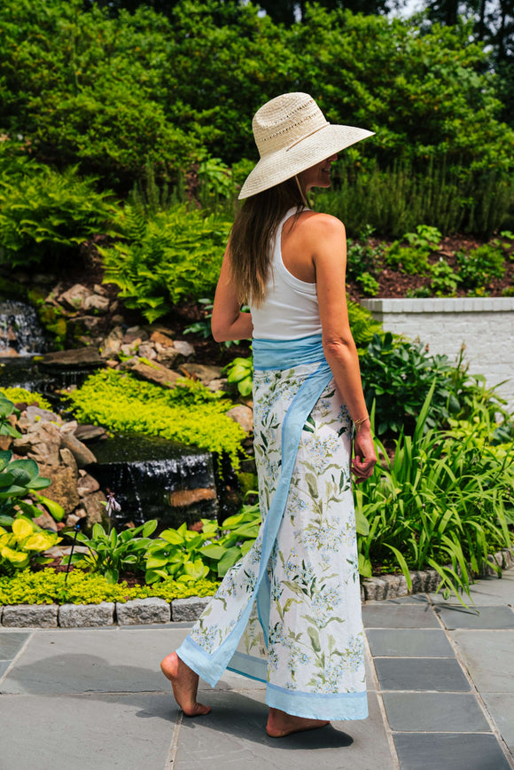 Inslee Claiborne Pareo | From our Inslee Fariss collab, the Claiborne block print sarong pareo features soft blue blooms on cotton voile—light, flattering, and beach-day ready.